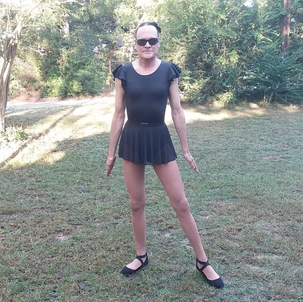 Complete Outfits - Picture 4 of 16
